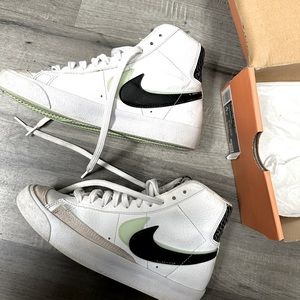 Nike mid Blazers youth 4